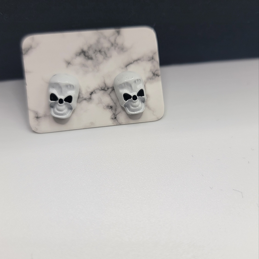 New Skull Stud Earrings